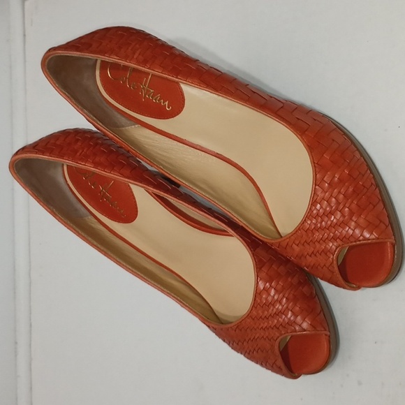 Cole Hasan Women's Heels Open Toe, in a size 7.5 - Picture 2 of 12